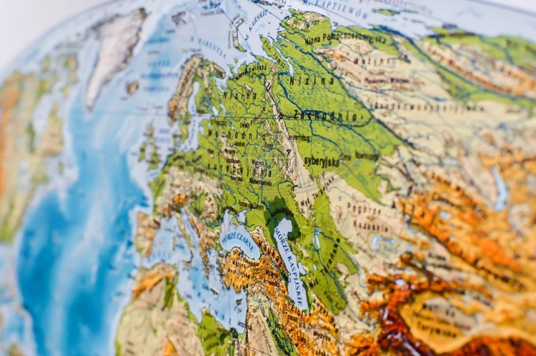 Świat. Mapa polityczna i fizyczna. Podkładka na biurko. Fragment 17