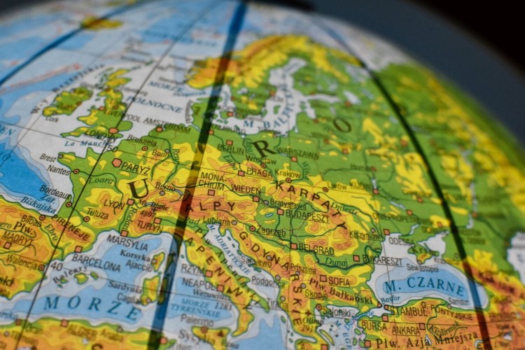 Globus 42 cm. Fizyczny. Podświetlany. Drewniana oprawa. Podświetlony - fragment 2