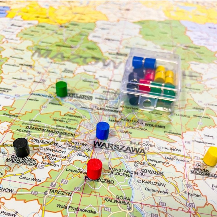 Znaczniki / Magnesy drewniane, neodymowe do oznaczania map. 25 sztuk. Przykład zastosowania