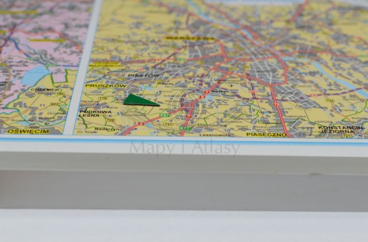 Magnesy trójkątne, jednokolorowe do oznaczania map / Znaczniki. Kolor zielony. 20 sztuk. Przykład zastosowania