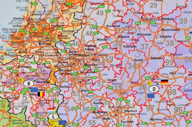 Europa 1:3 600 000. Mapa kodowa do wpinania. Rama alu SLIM. Fragment 2