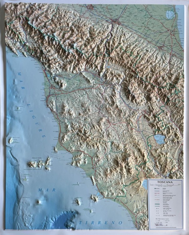 Toskania 1:350 000. Mapa plastyczna (trójwymiarowa)
