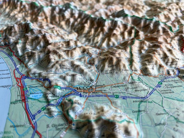Toskania 1:350 000. Mapa plastyczna (trójwymiarowa). Fragment 1