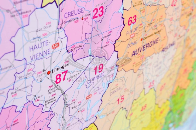Francja 1:1 000 000. Mapa administracyjna do wpinania. Kody pocztowe. Rama alu SLIM. Fragment 8