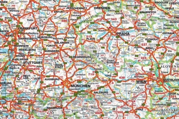 Francja 1:300 000. Atlas samochodowo-turystyczny wydawnictwa Marco Polo. Przykładowy fragment - Europa