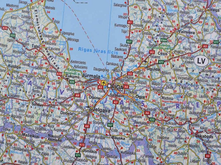 Europa Wschodnia. Mapa ścienna drogowo-polityczna wydawnictwa Freytag & Berndt. Fragment 2
