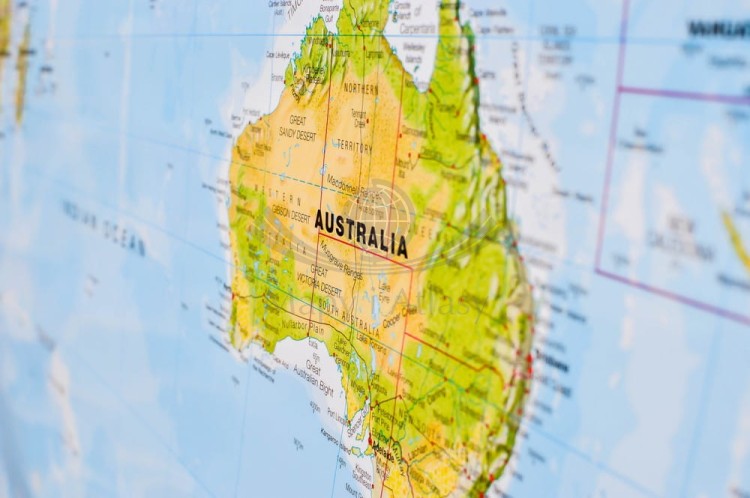 Świat 1:30 000 000. Mapa fizyczna z elementami środowiska magnetyczna. Rama alu SLIM. Fragment 5