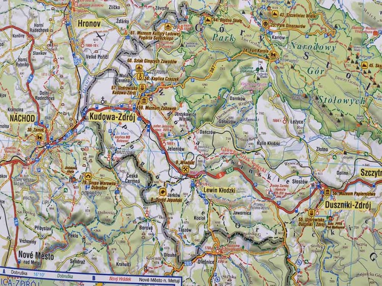 iemia Kłodzka 1:100 000. Mapa ścienna atrakcji turystycznych wydawnictwa Compass. Fragment 2