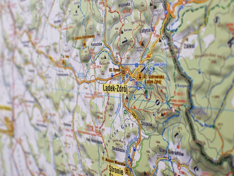 iemia Kłodzka 1:100 000. Mapa ścienna atrakcji turystycznych wydawnictwa Compass. Fragment 6