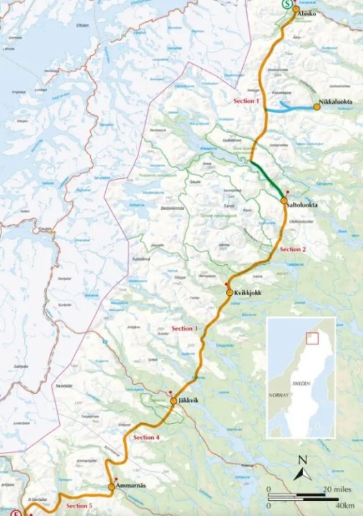 Kungsleden. Przewodnik trekkingowy wydawnictwa Cicerone. Przykładowe strony 3