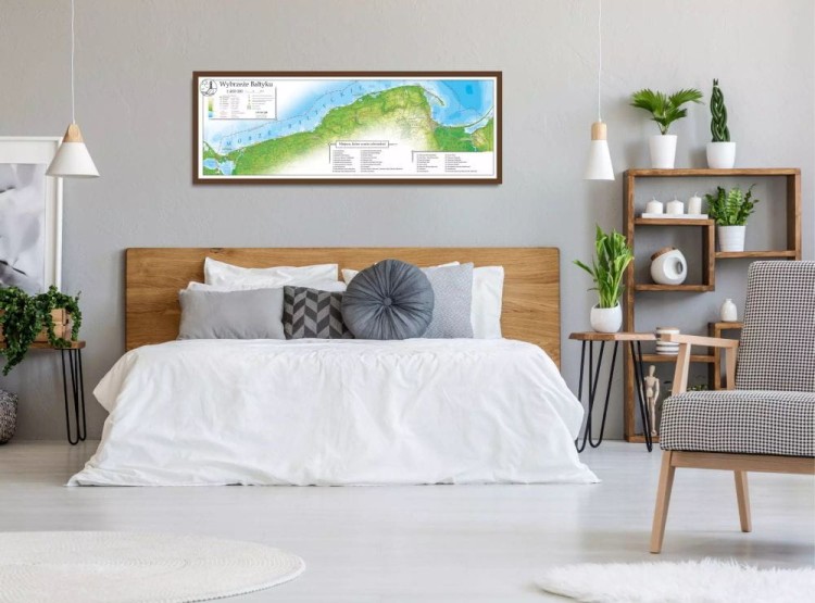 Wybrzeże Bałtyku 1:400 000. Mapa turystyczna w ramie drewnianej. Przykład aranżacji