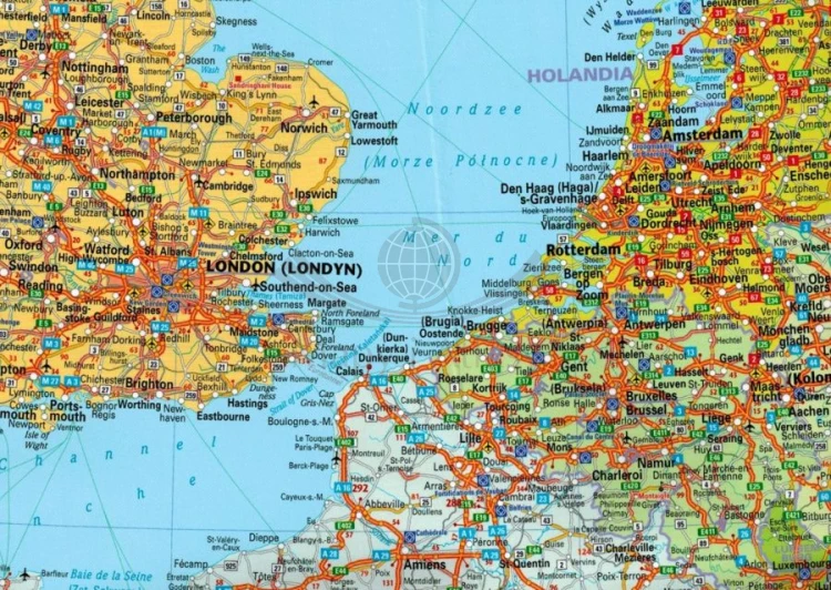 Europa 1:3 400 000. Laminowana mapa samochodowa wydawnictwa Demart . Fragment 3