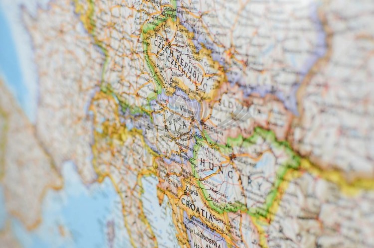 Europa 1:8 399 000. Mapa polityczna w wersji do wpinania. Wydawnictwo: National Geographic. Fragment 7