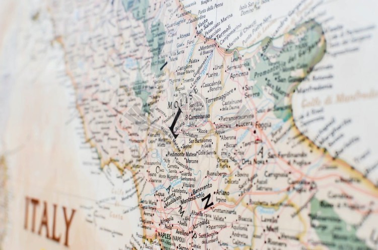 Włochy 1:1 765 000. Mapa ekskluzywna. Wersja magnetyczna. Wydawnictwa: National Geographic. Fragment 7