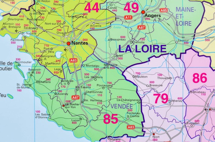 Francja 1:1 000 000. Mapa administracyjna z kodami pocztowymi w wersji do wpinania. Wydawnictwo: Stiefel. Fragment 7