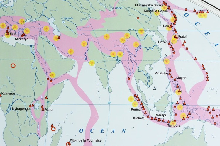 Świat wielkie formy ukszt powierzchni i budowa geologiczna NE (22) a.jpg