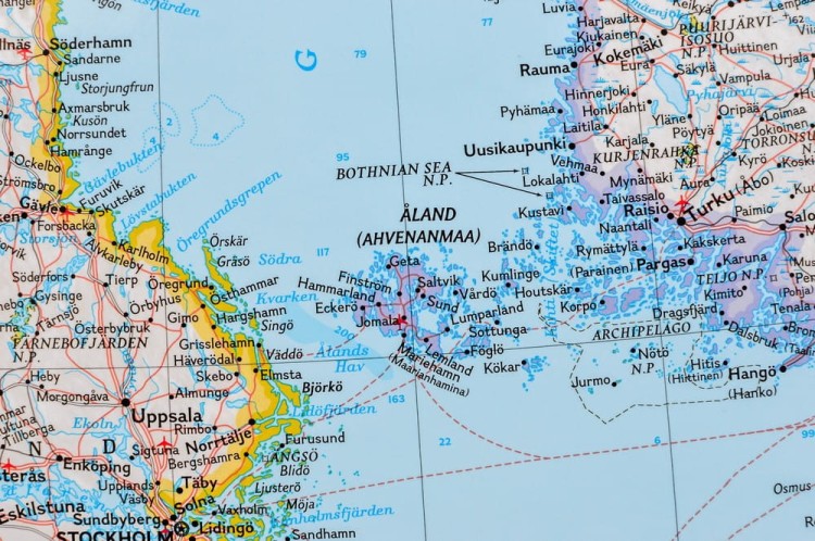 Skandynawia 1:2 763 000. Mapa w ramie drewnianej. Wydawnictwo: National Geographic. Fragment 3