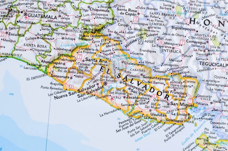 Ameryka Środkowa (Centralna). Mapa polityczna w ramie drewnianej. Wydawnictwo: National Geographic. Fragment 3