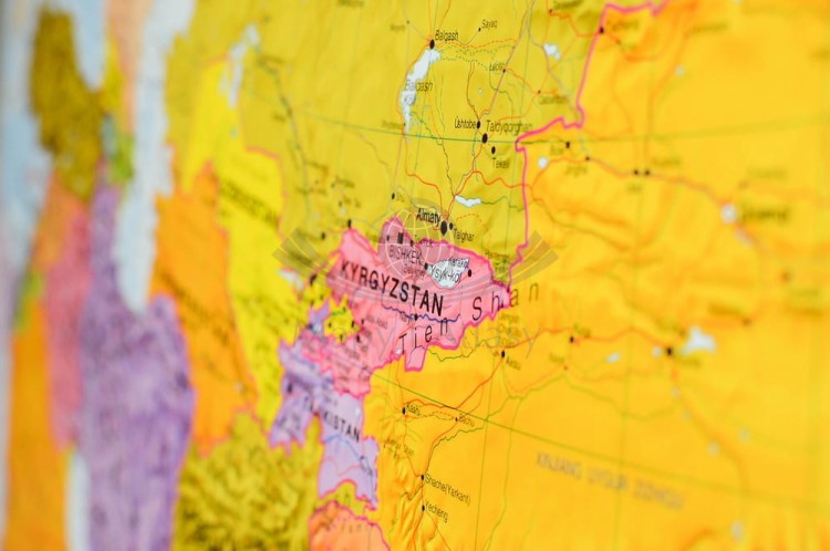 Azja 1:11 000 000. Mapa polityczna w ramie drewnianej wydawnictwa Maps International. Fragment 8