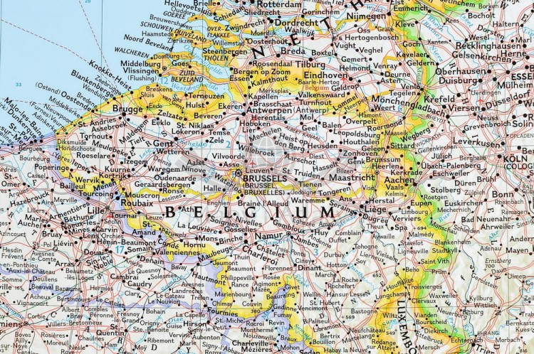 Francja, Belgia, Holandia, Anglia, Walia 1:1 953 000. Mapa polityczna w ramie drewnianej. Wydawnictwo: National Geographic. Fragment 1