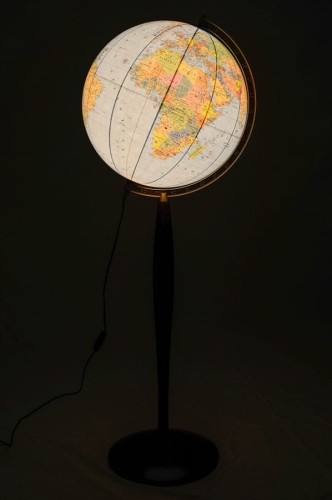 Globus pol-fiz 42 cm Zachem drewniana stopa (2) a.jpg