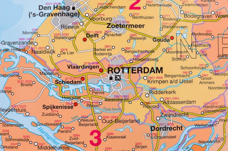 Beneluks 1:420 000. Belgia, Holandia, Luksemburg. Mapa administracyjna z kodami pocztowymi w wersji magnetycznej. Wydawnictwo: Stiefel. Fragment