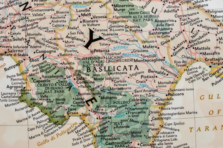 Włochy 1:1 765 000. Mapa ekskluzywna. Wersja do wpinania. Wydawnictwa: National Geographic. Fragment 3