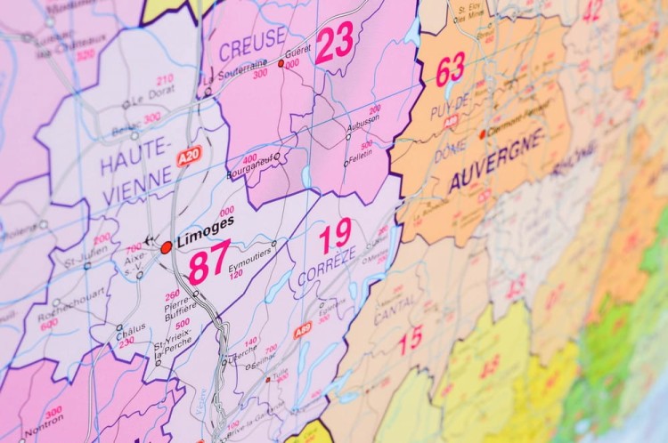 Francja 1:1 000 000. Mapa ścienna administracyjna z kodami pocztowymi. Wydawnictwo: Stiefel. Fragment 8