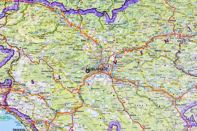 Chorwacja, Słowenia, Bośnia i Hercegowina. Mapa ścienna fizyczno-drogowa wydawnictwa Freytag & Berndt. Fragment 5