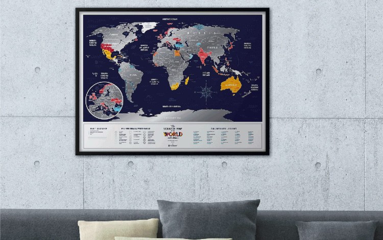 Świat. Mapa zdrapka wakacyjna Holiday World. Przykład oprawy i aranżacji 2