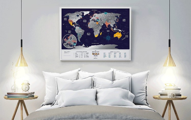 Świat. Mapa zdrapka wakacyjna Holiday World. Przykład oprawy i aranżacji 3