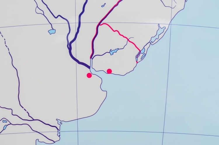 Ameryka Południowa polityczno-konturowa NE (6).jpg