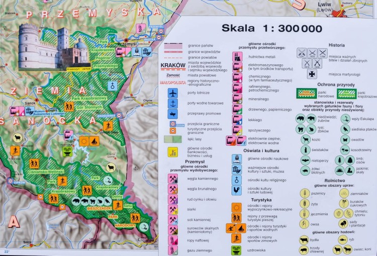 Małopolska mapa ścienna ogólnogeograficzna-krajobrazowa Nowa Era fragment 12