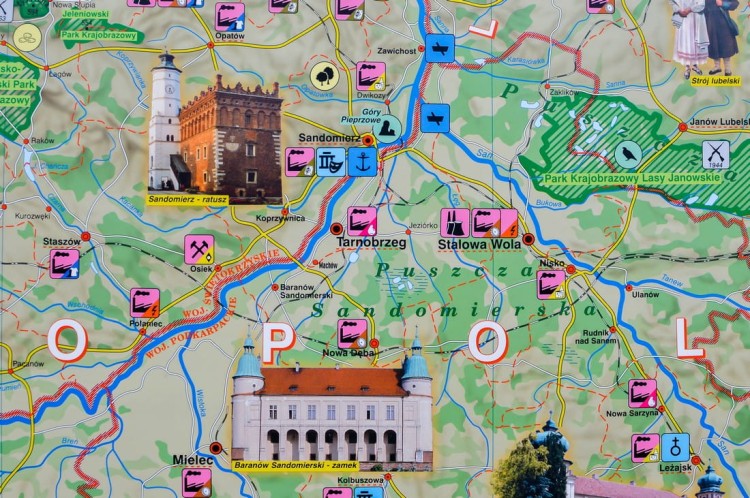 Małopolska mapa ścienna ogólnogeograficzna-krajobrazowa Nowa Era fragment 8