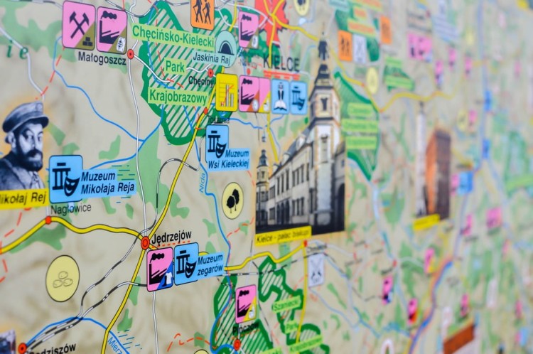 Małopolska mapa ścienna ogólnogeograficzna-krajobrazowa Nowa Era fragment 10