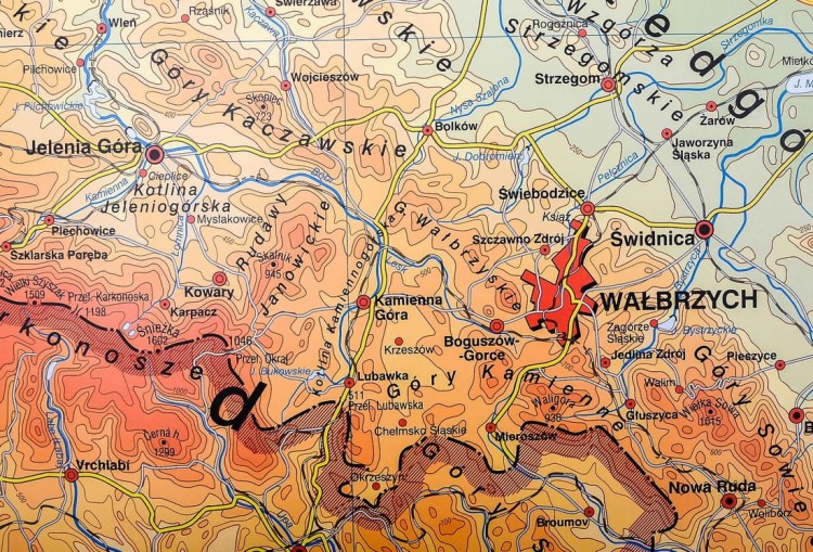 Śląsk mapa ścienna ogólnogeograficzna krajobrazowa Nowe Era fragment 4