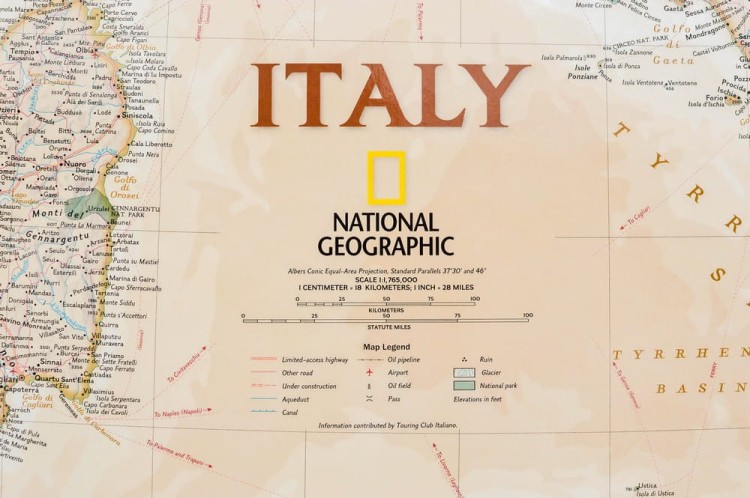 Włochy 1:1 765 000. Mapa ekskluzywna. Wersja do wpinania. Wydawnictwa: National Geographic. Fragment 8