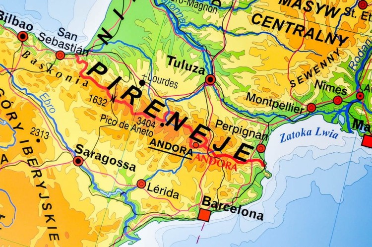 Europa ogólnogeograficzna 1:3 250 000 Mapa do wpinania Nowa Era fragment 2
