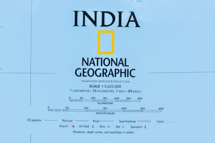 Indie 1:5 625 000. Mapa ścienna wydawnictwa National Geographic. Legenda