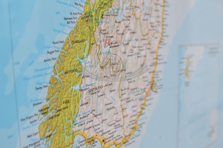 Nowa Zelandia 1:2 300 000. Mapa w wersji do wpinania wydawnictwa National Geographic. Fragment 4