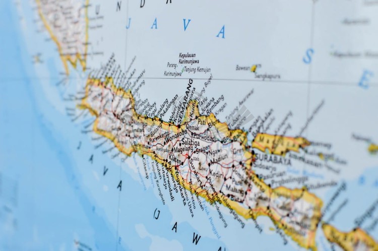 Azja południowo-wschodnia 1:6 497 000. Mapa polityczna w ramie drewnianej. Wydawnictwo: National Geographic. Fragment 5