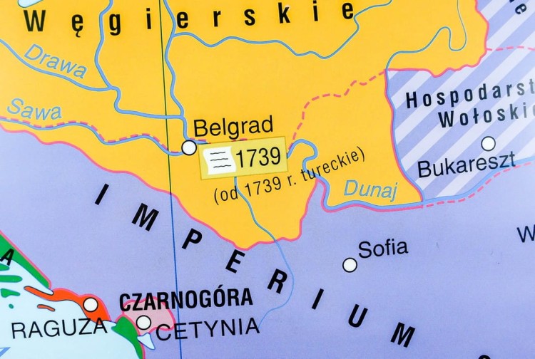 Europa w dobie rewolucji francuskiej / W epoce absolutyzmu oświeconego. Dwustronna mapa ścienna wydawnictwa Nowa Era. Fragment 10