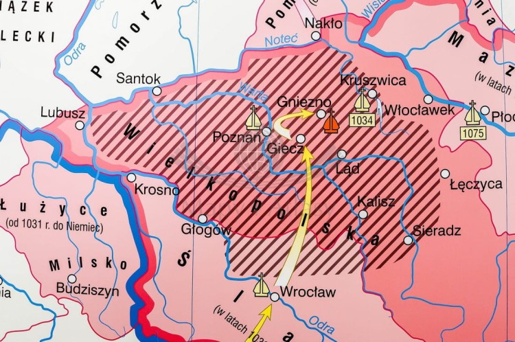 Początki państwa polskiego / Kryzys i odbudowa państwa piastowskiego. Dwustronna mapa ścienna wydawnictwa Nowa Era. Fragment 1