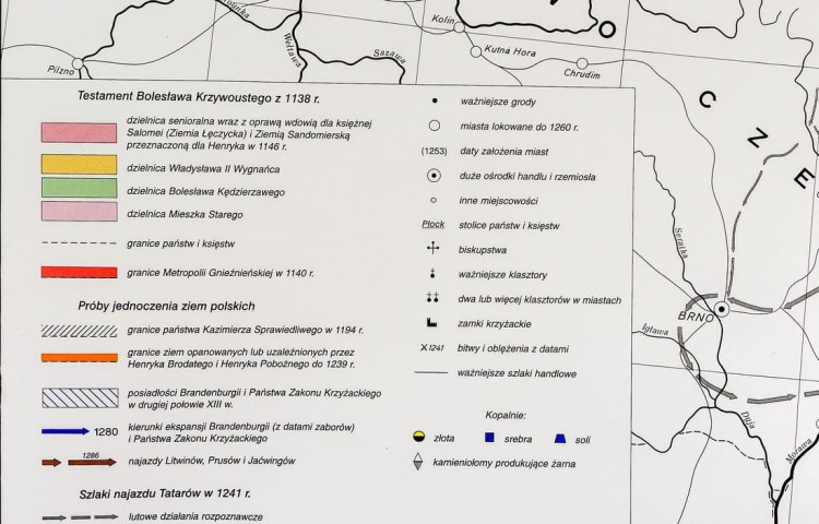 Polska dzielnicowa. Mapa ścienna na płótnie. Legenda 1