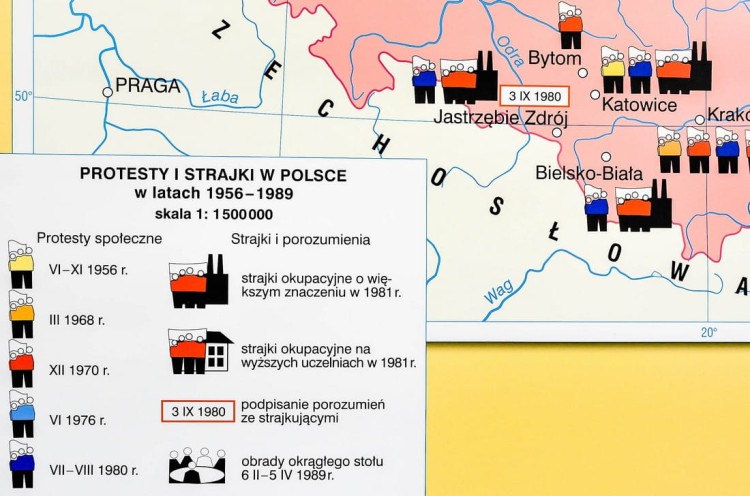 Polska i Europa po II wojnie Światowej / Rozpad systemu komunistycznego. Dwustronna mapa ścienna wydawnictwa Nowa Era. Legenda 4