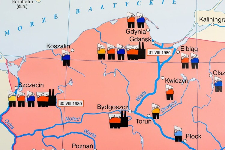 Polska i Europa po II wojnie Światowej / Rozpad systemu komunistycznego. Dwustronna mapa ścienna wydawnictwa Nowa Era. Fragment 1