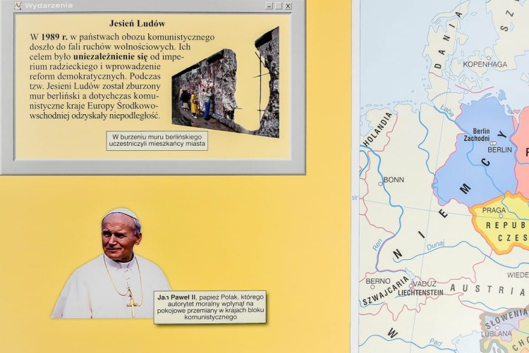 Polska i Europa po II wojnie Światowej / Rozpad systemu komunistycznego. Dwustronna mapa ścienna wydawnictwa Nowa Era. Fragment 5