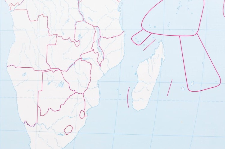 Świat 1:26 000 000. Dwustronna mapa ścienna wydawnictwa Meridian. Konturowa (do ćwiczeń). Fragment 2