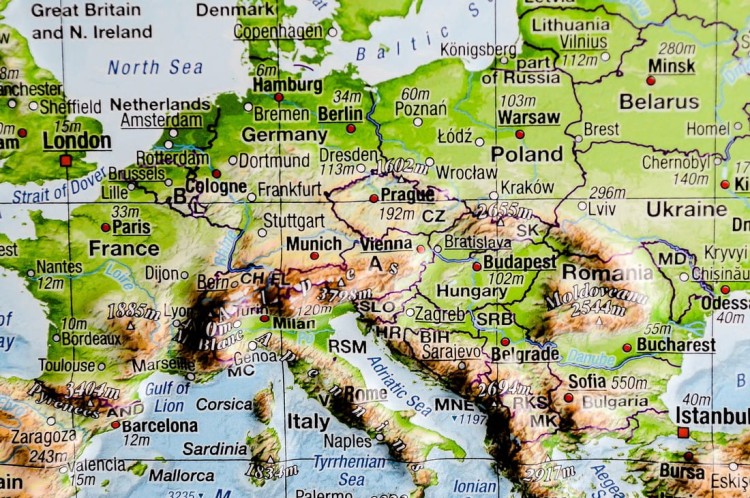 Świat 1:53 500 000. Mapa plastyczna (trójwymiarowa) wydawnictwa Georelief. Fragment 1