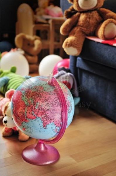 Globus Pink 26 cm. Polityczny, podświetlany. Producent: Nova Rico. Przykład aranżacji